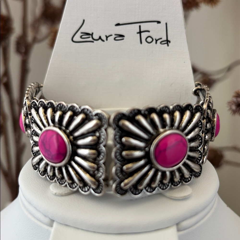 Laura Ford Silvertone Rectangle Bursts w/pink stone stretch bracelet